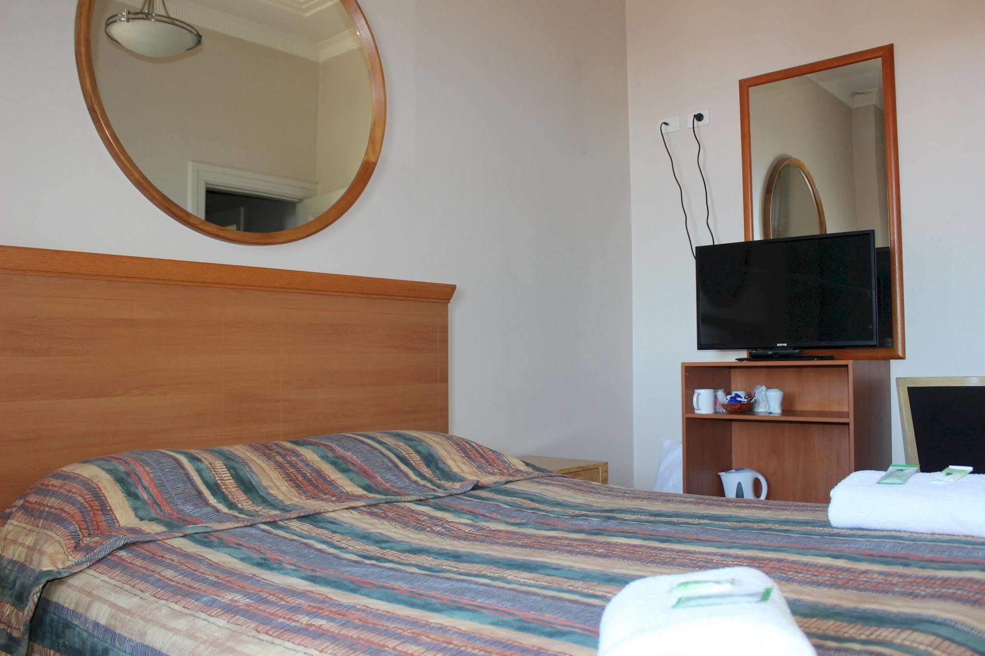 בלאקהית' Gardners Inn Hotel מראה חיצוני תמונה
