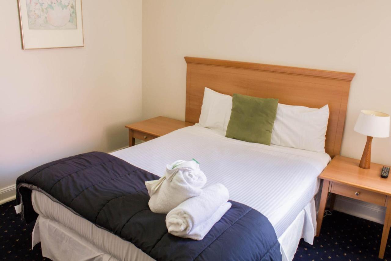 בלאקהית' Gardners Inn Hotel מראה חיצוני תמונה